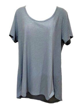 ⭐️ 3 for $10 ⭐️ LulaRoe Women’s Classic Tee, Size Large